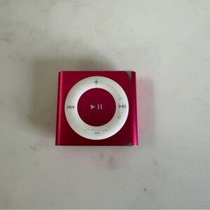 Apple iPod shuffle 4th generation Pink Clip-On Music Player with charger